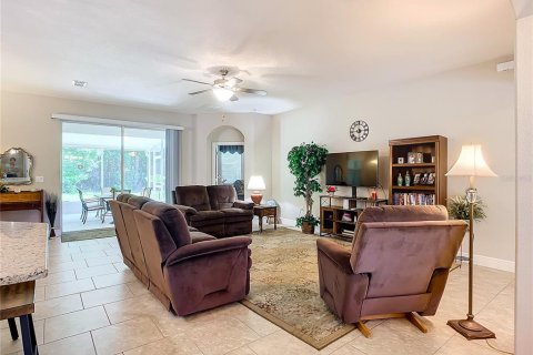 Casa en venta en Deltona, Florida, 4 dormitorios, 227.52 m2 № 1340526 - foto 17