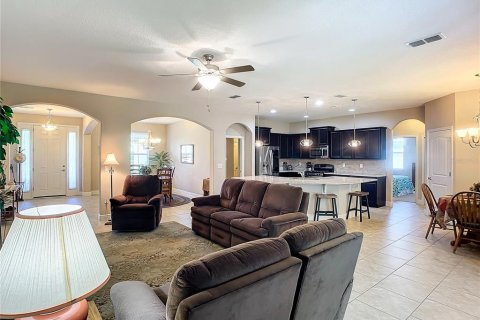 Casa en venta en Deltona, Florida, 4 dormitorios, 227.52 m2 № 1340526 - foto 2