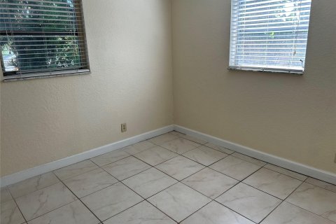 Copropriété à vendre à Wilton Manors, Floride: 2 chambres, 74.88 m2 № 1075888 - photo 3