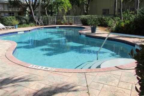 Condominio en venta en Wilton Manors, Florida, 2 dormitorios, 74.88 m2 № 1075888 - foto 15