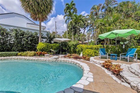 Casa en venta en Fort Lauderdale, Florida, 4 dormitorios, 308.71 m2 № 1065760 - foto 15