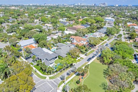 Casa en venta en Fort Lauderdale, Florida, 4 dormitorios, 308.71 m2 № 1065760 - foto 3