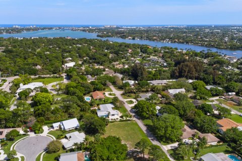 Land in Jupiter, Florida № 1072731 - photo 1