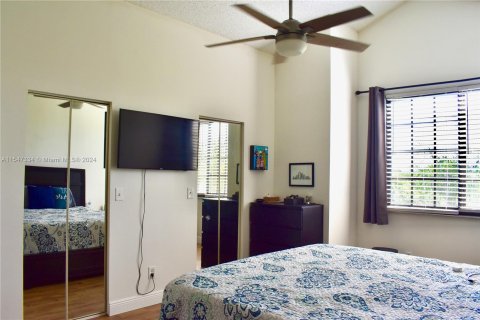 Copropriété à vendre à Pembroke Pines, Floride: 3 chambres, 131.92 m2 № 1060690 - photo 4
