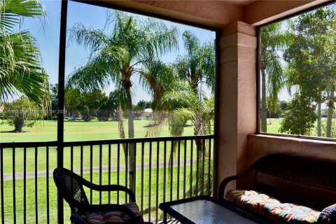 Copropriété à vendre à Pembroke Pines, Floride: 3 chambres, 131.92 m2 № 1060690 - photo 2