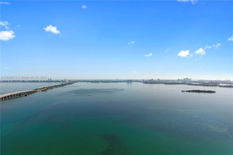 Condo in Miami, Florida, 1 bedroom  № 1060581 - photo 3