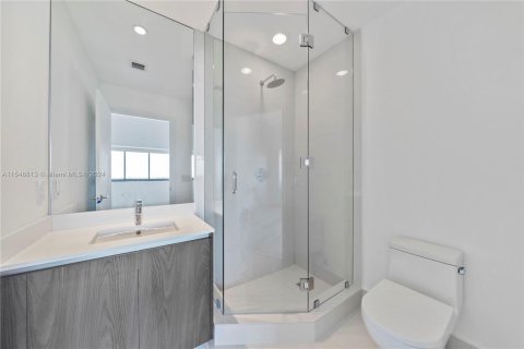 Condominio en venta en Miami, Florida, 1 dormitorio, 87.33 m2 № 1060581 - foto 14