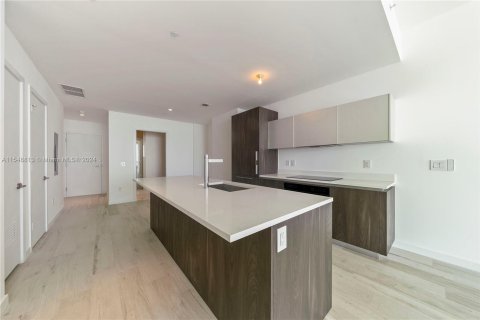 Condominio en venta en Miami, Florida, 1 dormitorio, 87.33 m2 № 1060581 - foto 5