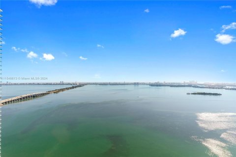 Condo in Miami, Florida, 1 bedroom  № 1060581 - photo 2