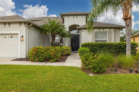 Villa ou maison à vendre à Wesley Chapel, Floride: 4 chambres, 279.17 m2 № 1389122 - photo 4