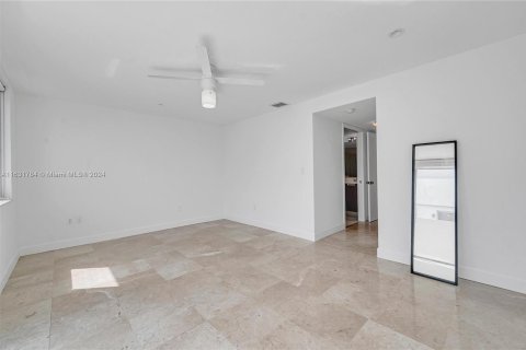 Townhouse in Miami Beach, Florida 3 bedrooms, 204.01 sq.m. № 1293990 - photo 30