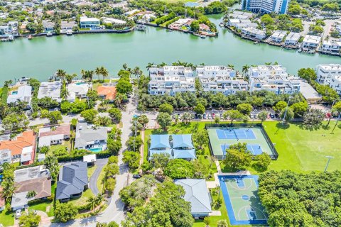 Adosado en venta en Miami Beach, Florida, 3 dormitorios, 204.01 m2 № 1293990 - foto 7