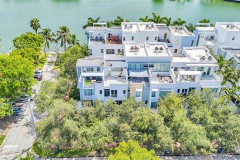 Adosado en venta en Miami Beach, Florida, 3 dormitorios, 204.01 m2 № 1293990 - foto 4