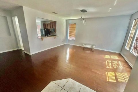 Casa en venta en Orlando, Florida, 4 dormitorios, 221.39 m2 № 1391092 - foto 3