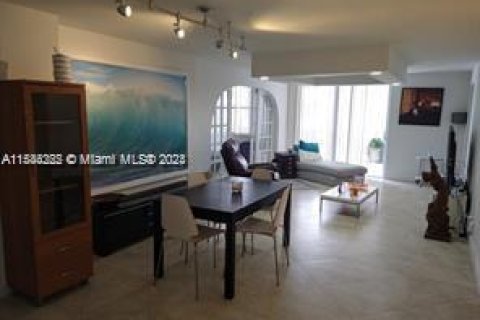 Condominio en venta en Miami Beach, Florida, 3 dormitorios, 143.07 m2 № 1045227 - foto 1