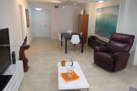 Condominio en venta en Miami Beach, Florida, 3 dormitorios, 143.07 m2 № 1045227 - foto 15