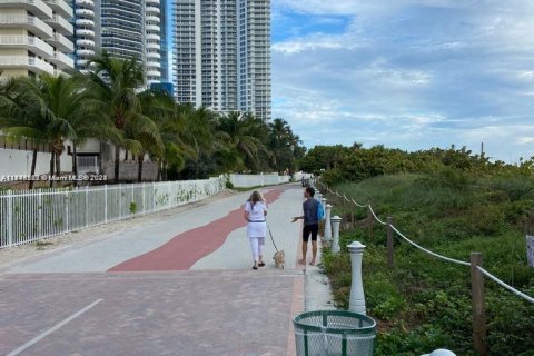 Condominio en venta en Miami Beach, Florida, 3 dormitorios, 143.07 m2 № 1045227 - foto 25