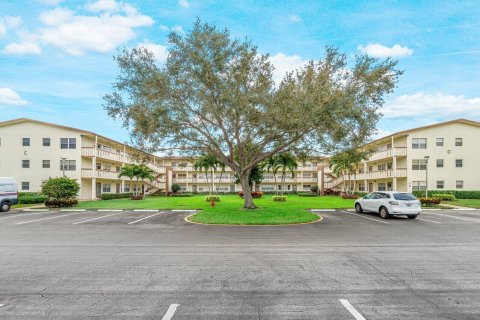 Condo in Boca Raton, Florida, 1 bedroom  № 1210618 - photo 19