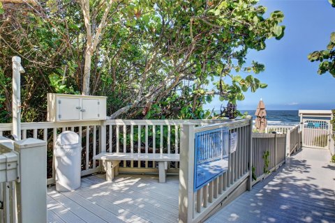 Townhouse in Boca Raton, Florida 3 bedrooms, 271 sq.m. № 1040524 - photo 7