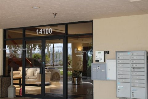 Immobilier commercial à vendre à Miami Lakes, Floride № 1047392 - photo 1