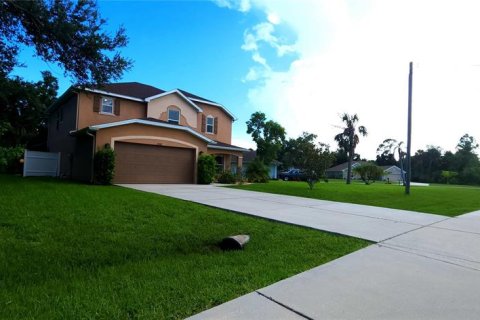 House in Punta Gorda, Florida 3 bedrooms, 221.39 sq.m. № 1277406 - photo 3