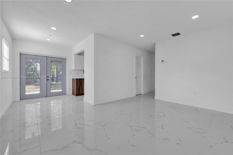 Villa ou maison à vendre à Miami Gardens, Floride: 3 chambres, 90.77 m2 № 1347892 - photo 10