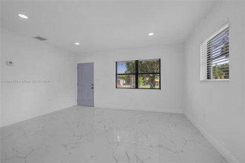 Villa ou maison à vendre à Miami Gardens, Floride: 3 chambres, 90.77 m2 № 1347892 - photo 7