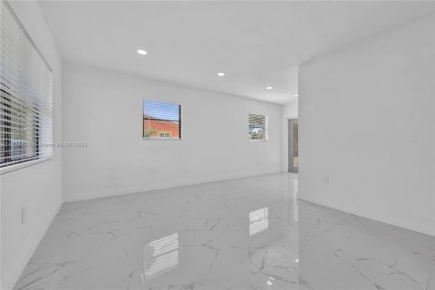 Villa ou maison à vendre à Miami Gardens, Floride: 3 chambres, 90.77 m2 № 1347892 - photo 9