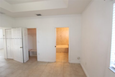 Townhouse in Hialeah, Florida 2 bedrooms, 106.84 sq.m. № 1347894 - photo 16