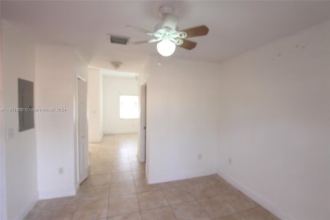 Townhouse in Hialeah, Florida 2 bedrooms, 106.84 sq.m. № 1347894 - photo 12