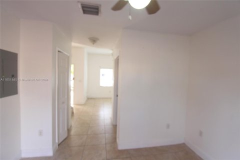 Townhouse in Hialeah, Florida 2 bedrooms, 106.84 sq.m. № 1347894 - photo 11