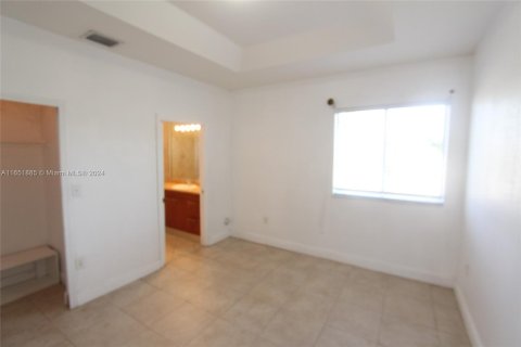 Townhouse in Hialeah, Florida 2 bedrooms, 106.84 sq.m. № 1347894 - photo 15