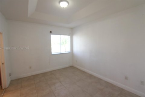 Townhouse in Hialeah, Florida 2 bedrooms, 106.84 sq.m. № 1347894 - photo 13