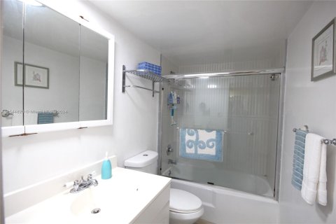 Condo in Miami Beach, Florida, 1 bedroom  № 1047348 - photo 7