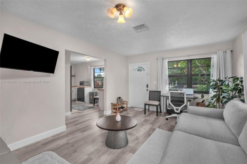 Casa en venta en Hollywood, Florida, 3 dormitorios, 140.47 m2 № 1216536 - foto 4