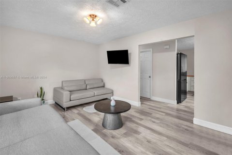 Casa en venta en Hollywood, Florida, 3 dormitorios, 140.47 m2 № 1216536 - foto 5