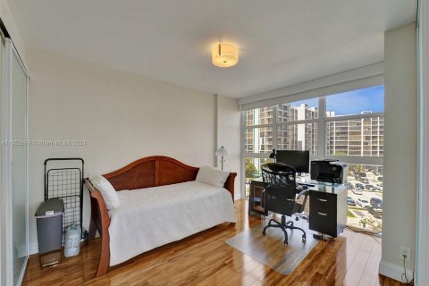 Copropriété à vendre à Hallandale Beach, Floride: 2 chambres, 132.85 m2 № 1073373 - photo 19