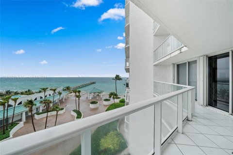 Copropriété à vendre à Sunny Isles Beach, Floride: 2 chambres, 135.64 m2 № 1232917 - photo 4