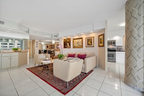 Condominio en venta en Sunny Isles Beach, Florida, 2 dormitorios, 135.64 m2 № 1232917 - foto 6