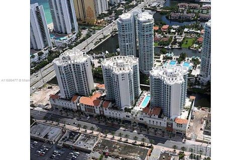 Condominio en venta en Sunny Isles Beach, Florida, 4 dormitorios, 270.44 m2 № 1230854 - foto 6