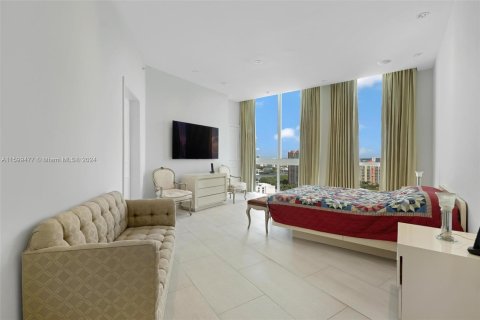 Condominio en venta en Sunny Isles Beach, Florida, 4 dormitorios, 270.44 m2 № 1230854 - foto 30