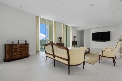 Condominio en venta en Sunny Isles Beach, Florida, 4 dormitorios, 270.44 m2 № 1230854 - foto 16