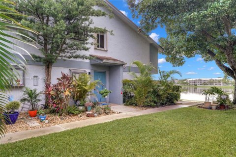 Touwnhouse à vendre à Oakland Park, Floride: 2 chambres, 92.9 m2 № 1271018 - photo 2