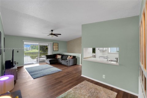 Townhouse in Oakland Park, Florida 2 bedrooms, 92.9 sq.m. № 1271018 - photo 23