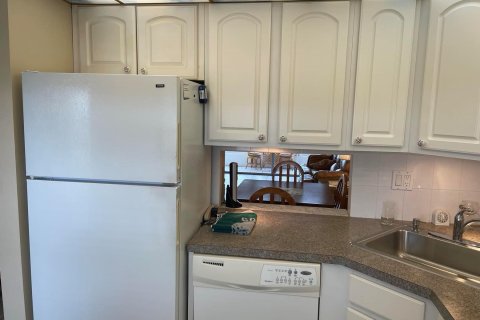 Condo in Lauderdale Lakes, Florida, 1 bedroom  № 1060076 - photo 12