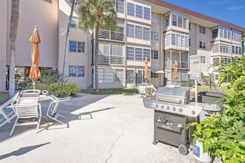 Copropriété à vendre à Lauderdale Lakes, Floride: 1 chambre, 71.35 m2 № 1060076 - photo 23