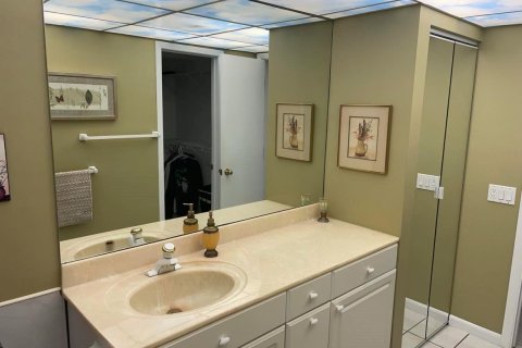 Condo in Lauderdale Lakes, Florida, 1 bedroom  № 1060076 - photo 26