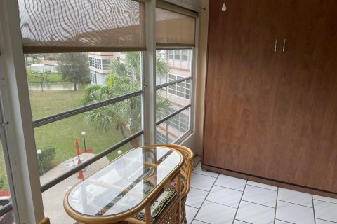 Condo in Lauderdale Lakes, Florida, 1 bedroom  № 1060076 - photo 20