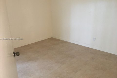 Condo in Miramar, Florida, 2 bedrooms  № 1325345 - photo 8