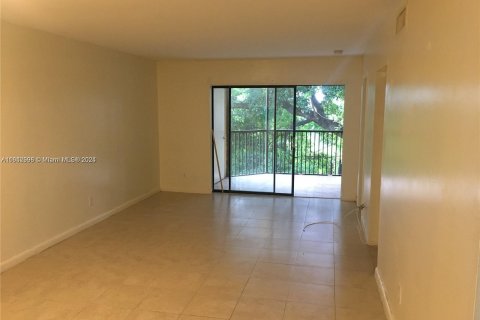 Condominio en venta en Miramar, Florida, 2 dormitorios, 76.18 m2 № 1325345 - foto 5